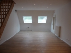 Wohnzimmer+Küche - Moderne Dachgeschosswohnung über zwei Ebenen!