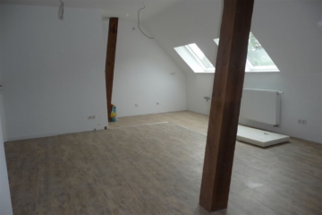 Moderne 2-Zimmer Wohnung in Ortsrandlage von Hude!, 27798 Hude, Dachgeschosswohnung