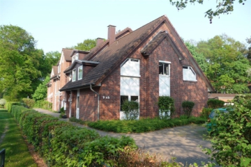 Hude-Süd: Renovierte 3-Zimmer-Maisonettewohnung mit Balkon und Carport, 27798 Hude, Dachgeschosswohnung