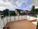 Blick auf den Balkon - Äußerst gepflegte und helle Dachgeschosswohnung mit Balkon!