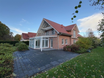 Hude-Süd: Großzügige Doppelhaushälfte mit hochwertiger Ausstattung und Wintergarten in ruhiger Lage!, 27798 Hude (Oldenburg), Doppelhaushälfte