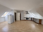 Blick in die offene Küche - Wüsting: 3-Zimmer-Obergeschosswohnung in ländlicher Lage mit Terrasse und Garage!