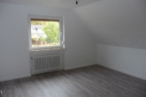 Schlafzimmer 2 im Obergeschoss - Hude-Süd: Gepflegtes Einfamilienhaus in ruhiger Lage mit großem Grundstück!