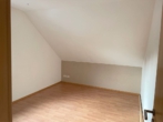 Schlafzimmer - Hude-Wüsting: Geräumige Dachgeschosswohnung in ruhiger Wohngegend!