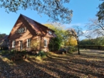 Außenansicht - Hude-Hurrel: Ländlich umgeben von alten Bäumen!
