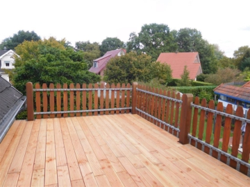 Obergeschosswohnung mit schöner Dachterrasse im ruhigen 2-Parteienhaus!, 27798 Hude (Oldenburg), Dachgeschosswohnung