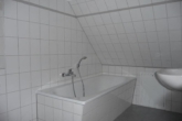 Bad - Kleine Dachgeschosswohnung in zentraler Lage!