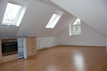 Gemütliche Dachgeschosswohnung in zentraler Lage – ideal für Pendler!, 27798 Hude, Dachgeschosswohnung